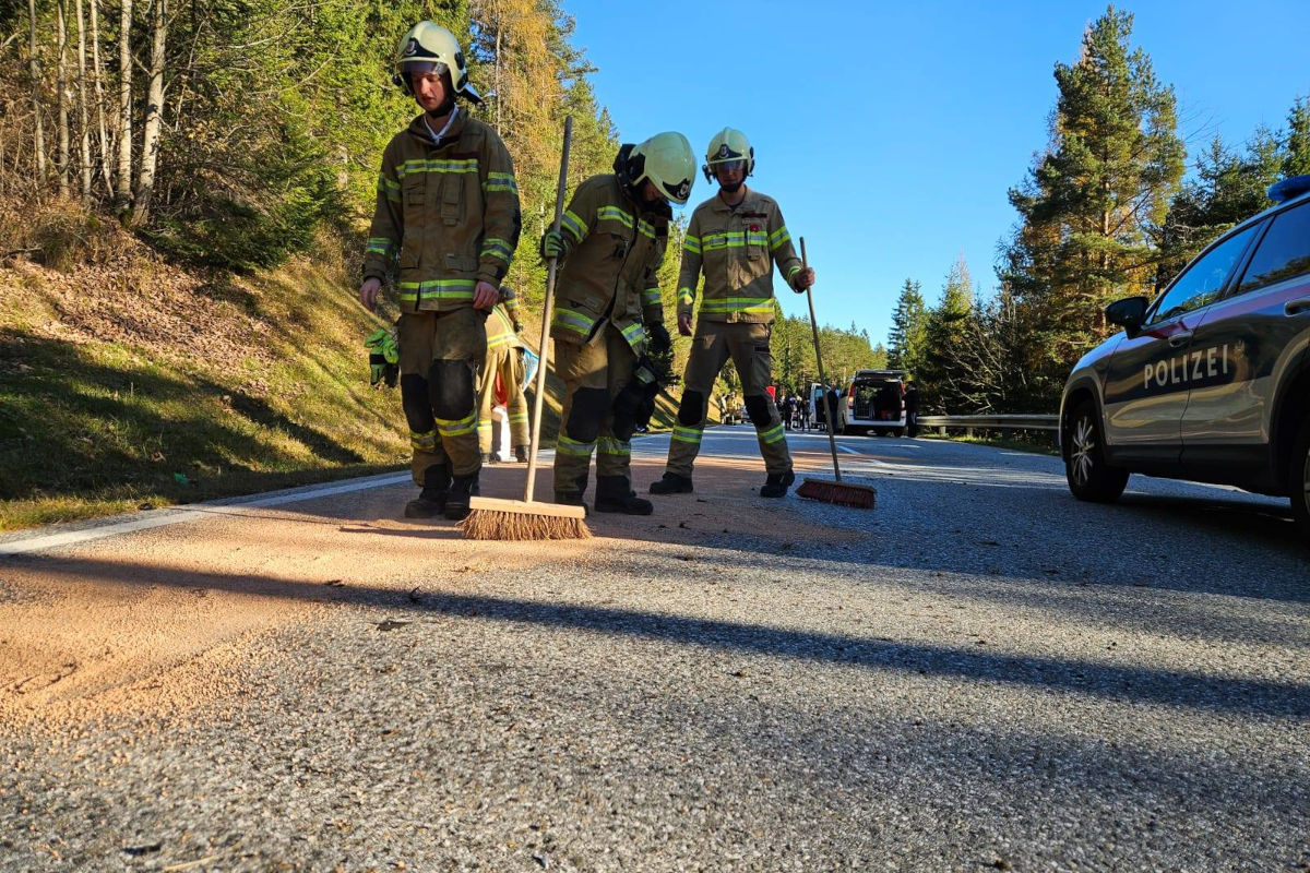 Eben am Achensee T – Motorradfahrer bei Unfall verletzt