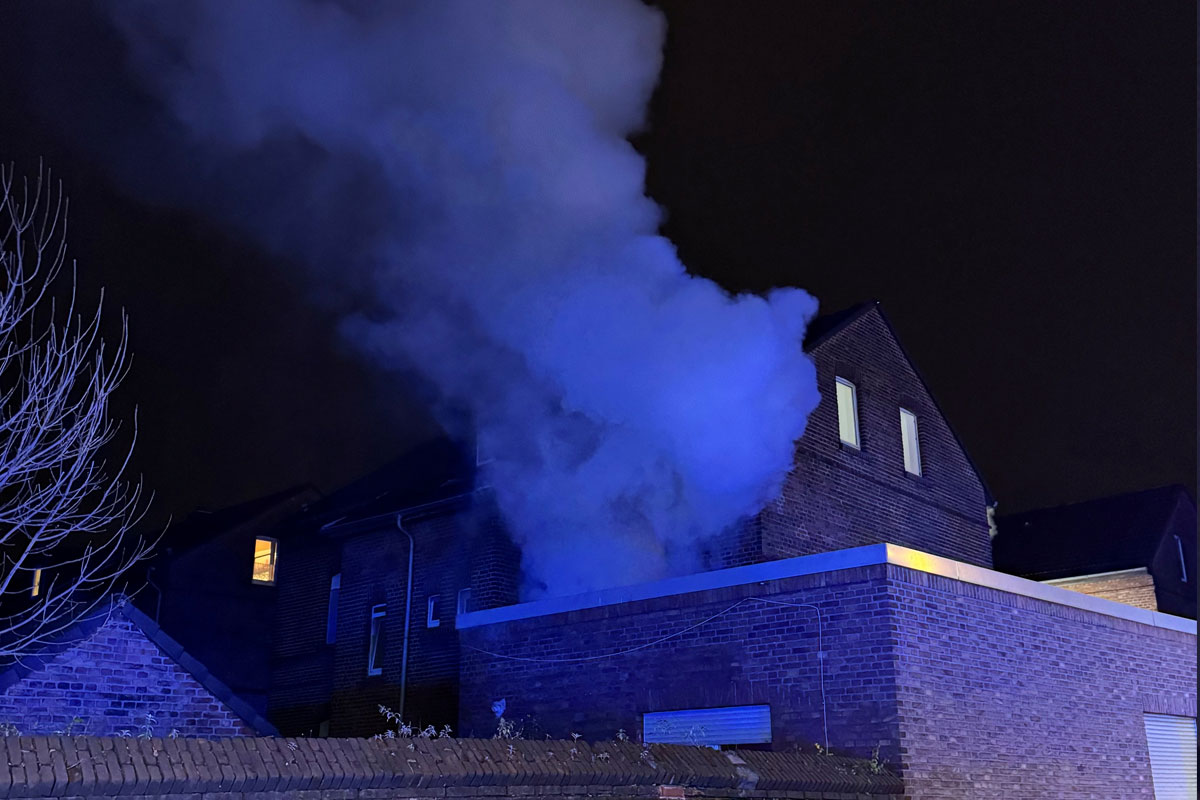 Gelsenkirchen NW – Mann stirbt bei Zimmerbrand in Wohnhaus