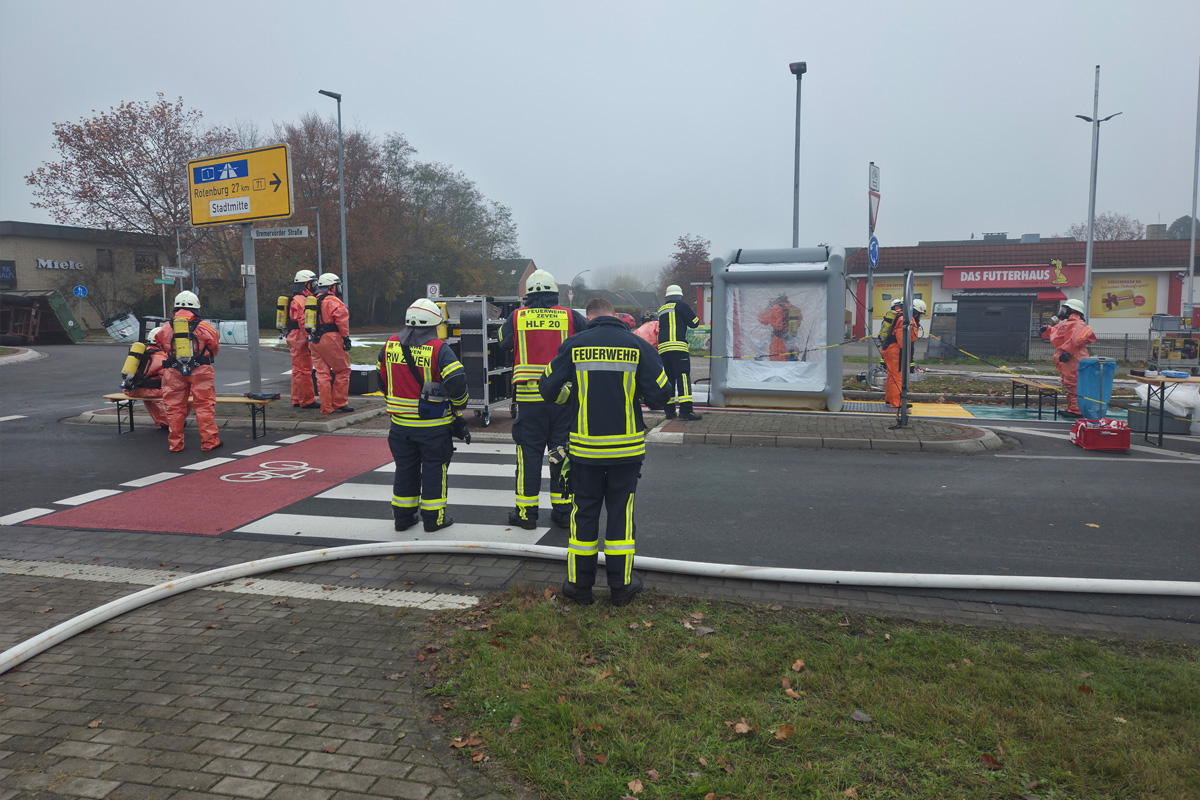 Zeven NI – 1.000 Liter Säure bei Unfall von Traktor freigesetzt