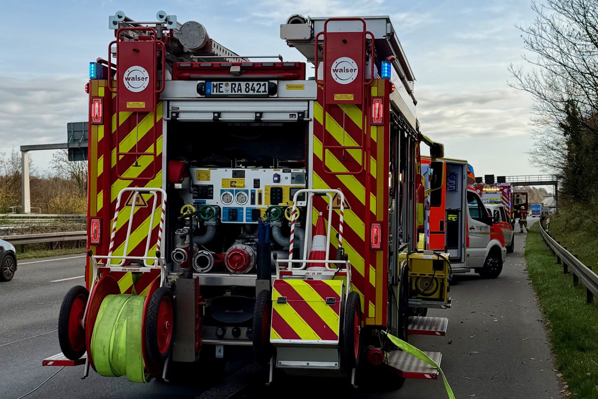 A3 Ratingen NW – Pkw überschlägt sich bei schwerem Unfall