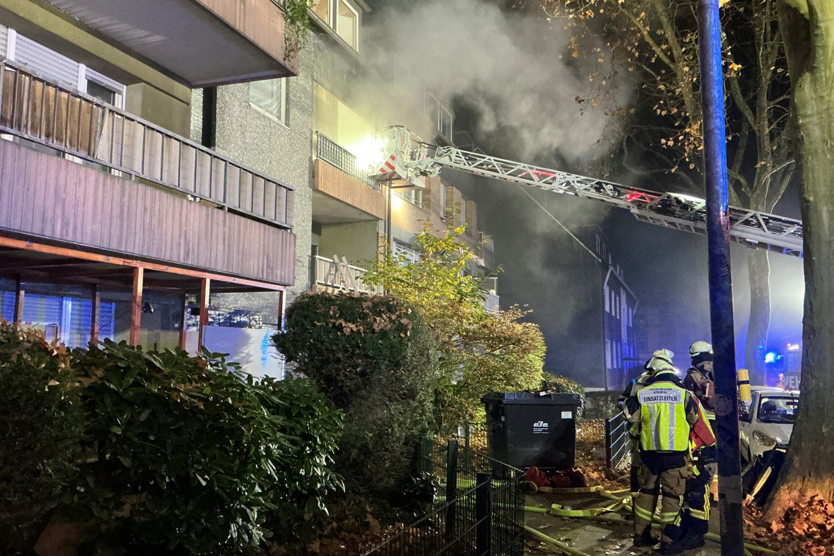 Essen NW – Umfangreiche Menschenrettung bei Brand in Mehrfamilienhaus