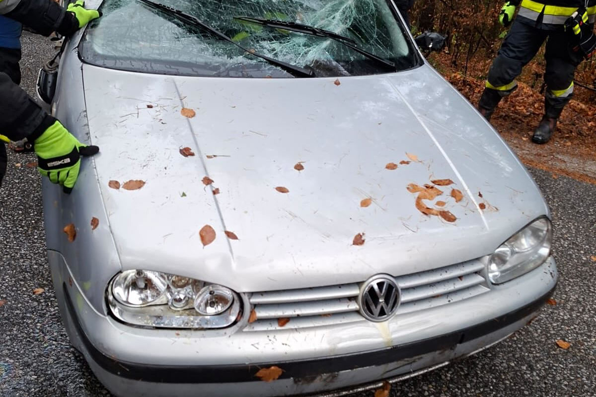 Kumberg ST – Auto überschlägt sich bei Unfall