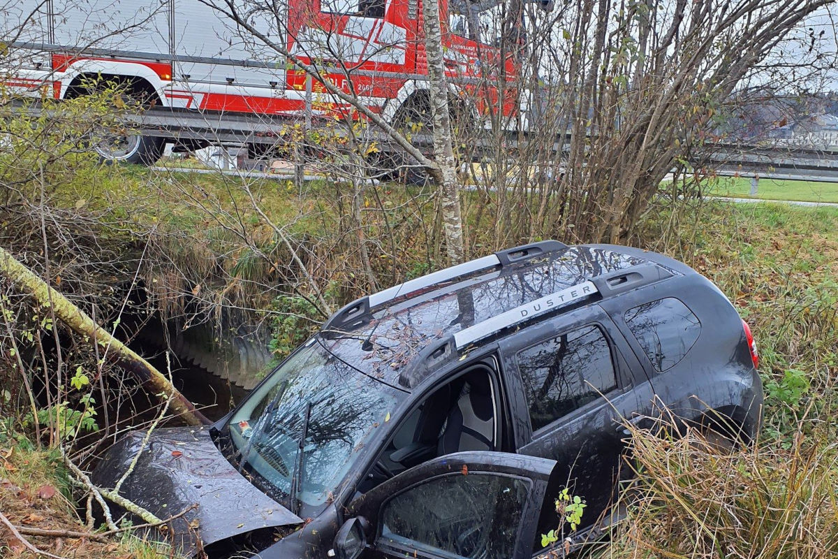 Seekirchen S – Zwei Verletzte bei Unfall während Überholmanöver