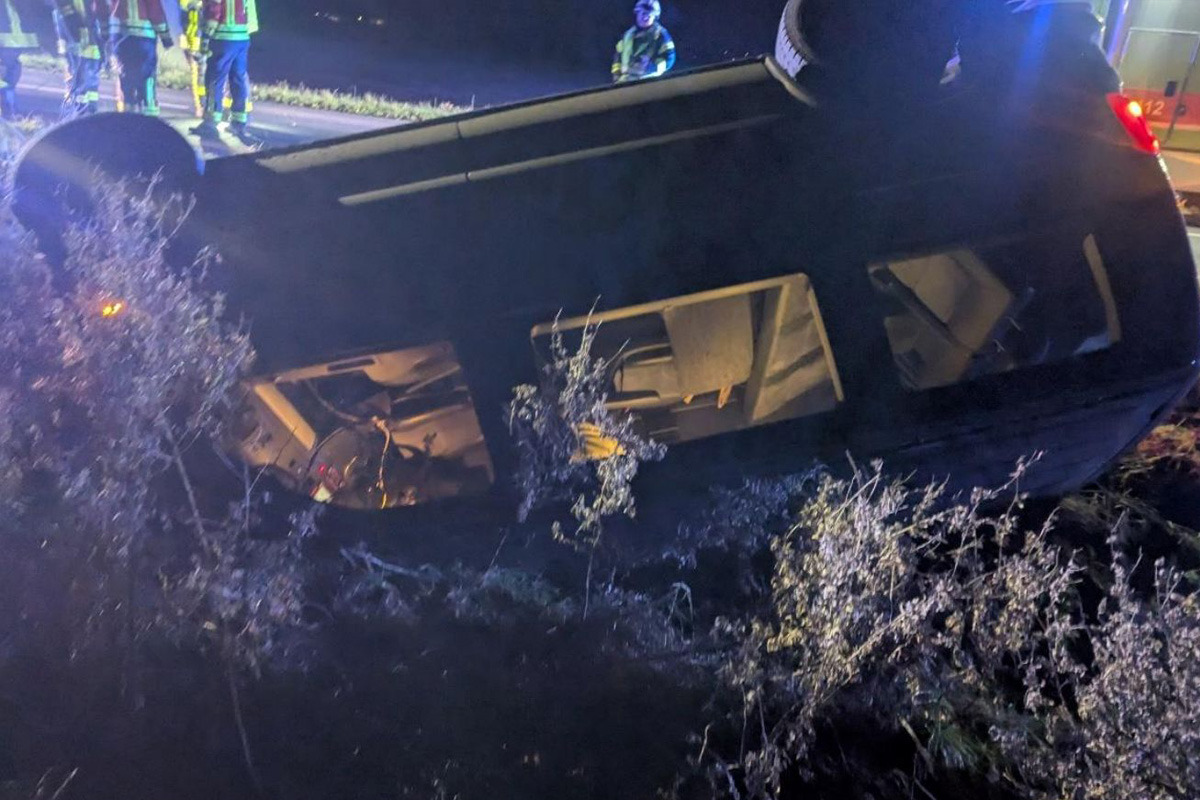 Ahrenswohlde NI – Fahrer (76) bei Unfall mit VW-Bus schwer verletzt