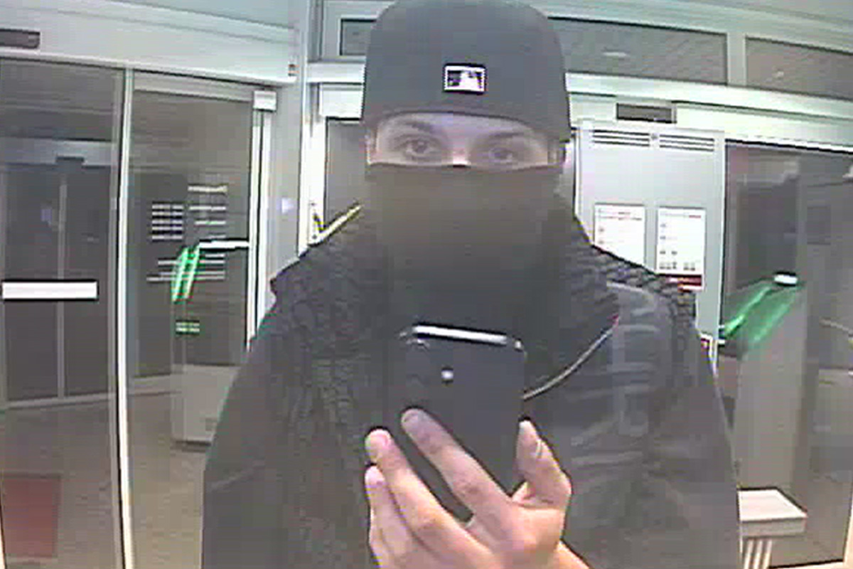 Frankfurt HE – Falsche Polizisten nach Diebstahl von EC-Karte gesucht