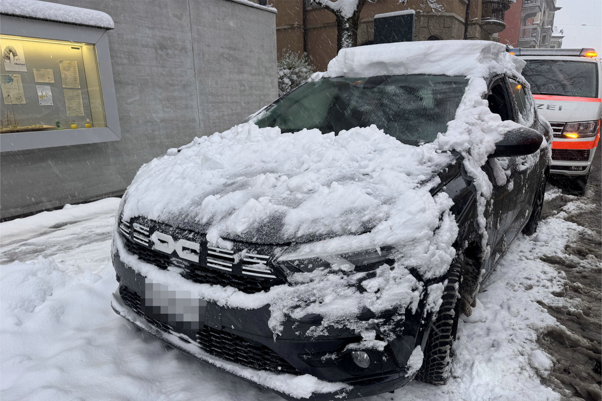 Wintereinbruch in St.Gallen – Fahrzeuge mit Schneelast gestoppt