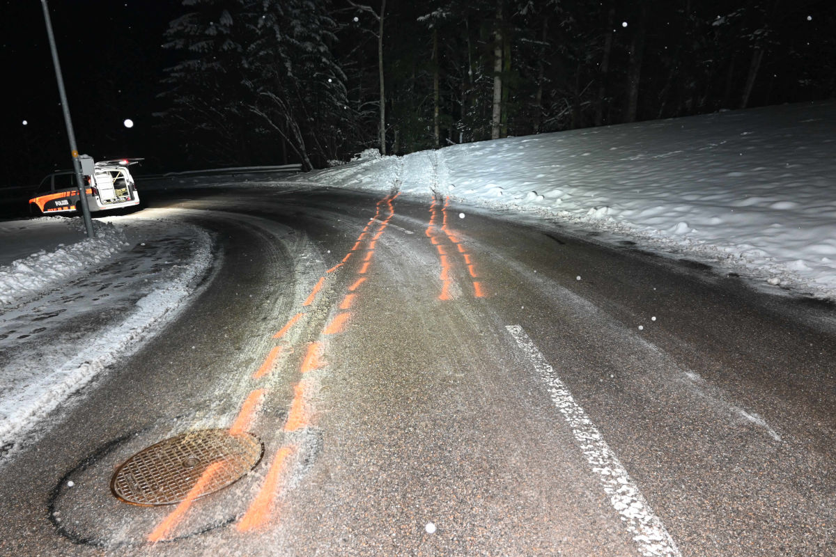 Unfall in Oberhelfenschwil SG – Fahrunfähiger Lenker kommt von Strasse ab
