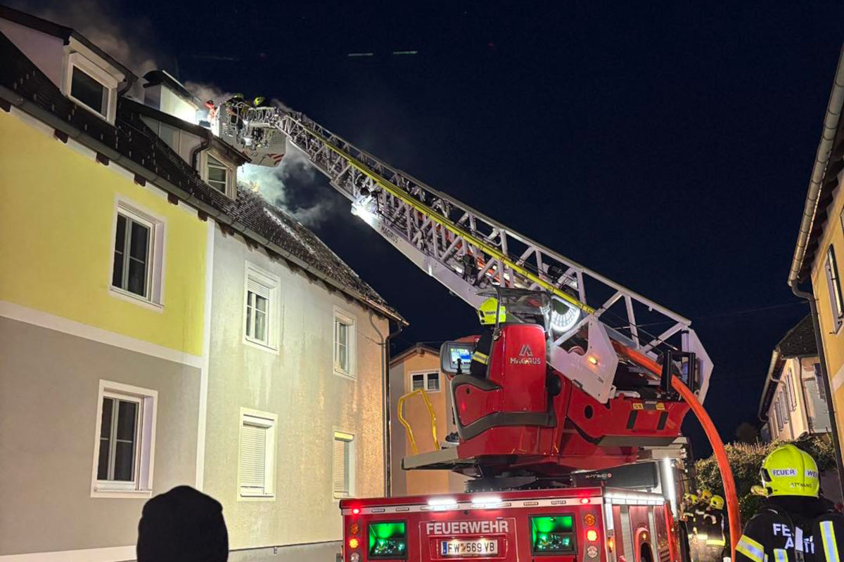 Attnang-Puchheim OÖ – Technischer Defekt führt zu Brand in Wohnhaus