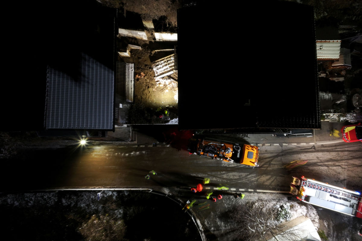 Maladers GR – Haus durch Erdrutsch teilweise verschüttet