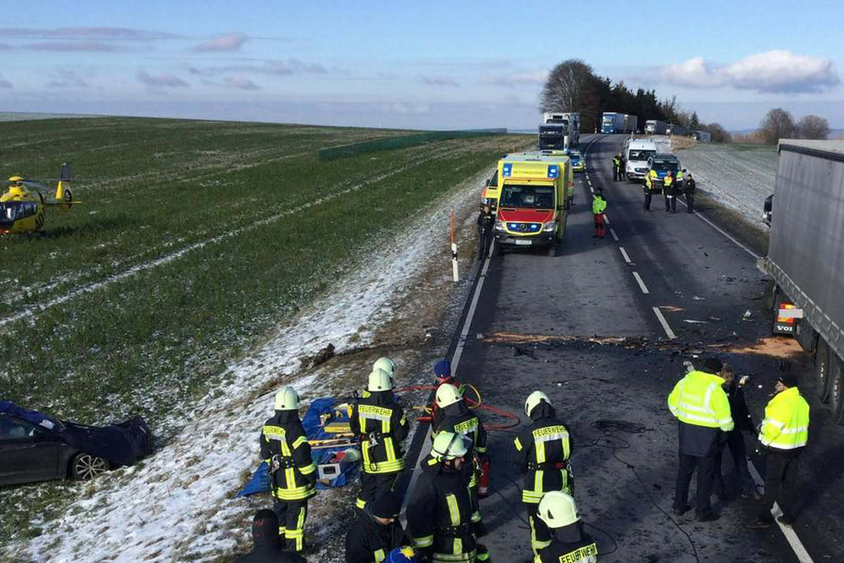 Großolbersdorf SN – 42-jähriger Fahrer stirbt bei Unfall mit Lkw