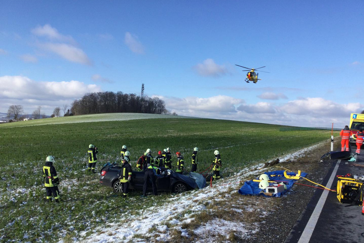 Großolbersdorf SN – 42-jähriger Fahrer stirbt bei Unfall mit Lkw