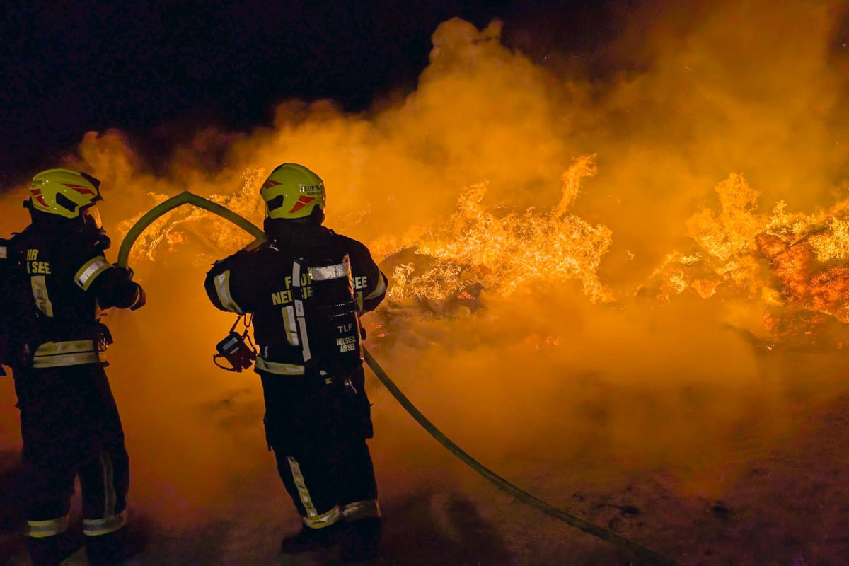 Neusiedl am See B – Strohballen in Brand