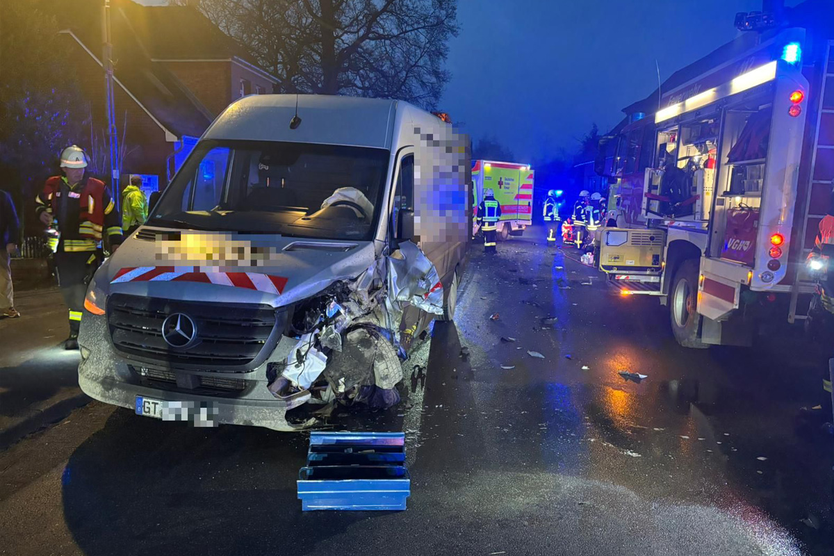 Kutenholz NI – Schwer verletzter Fahrer nach Unfall im Gegenverkehr