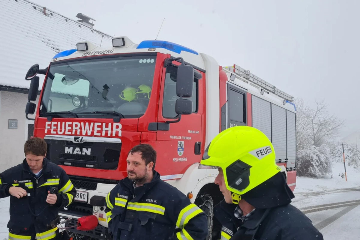 Helfenberg OÖ – Rinder auf der Flucht