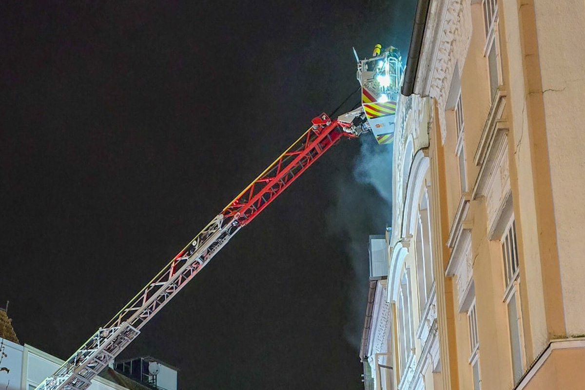 Herford NW – Dachstuhlbrand löst Großeinsatz der Feuerwehr aus