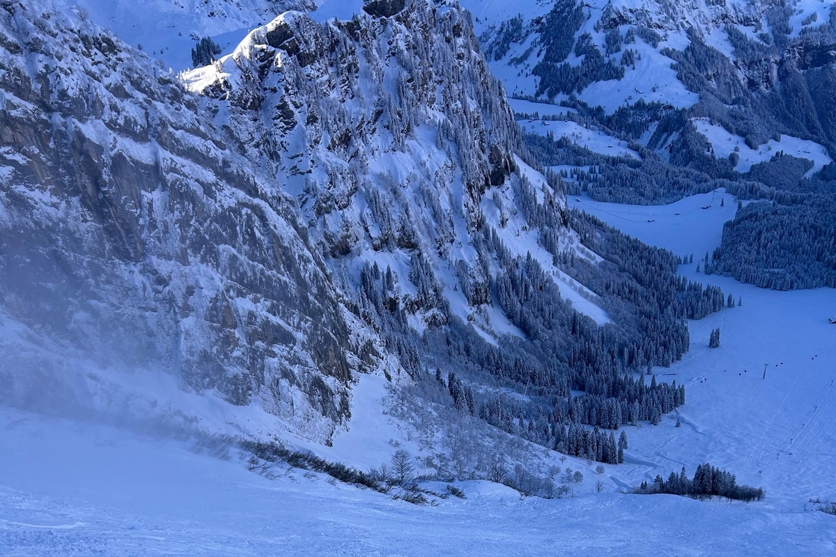 Engelberg OW – Zwei Skifahrer von Lawine mitgerissen