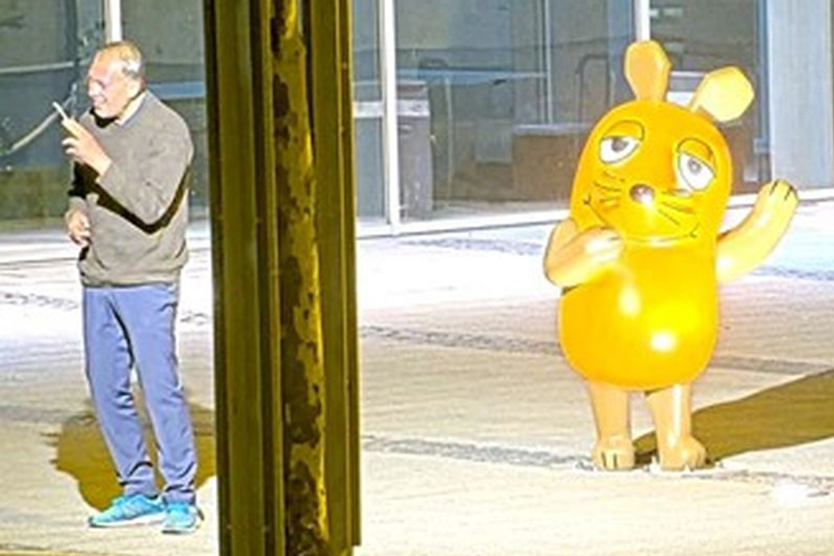 Köln NW – Fahndung nach Brandstiftung an WDR-„Maus-Statue“