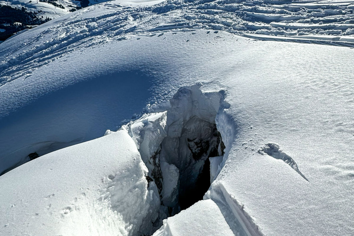 Schrattenfluh LU – Skitourenfahrer stürzt in Karstloch
