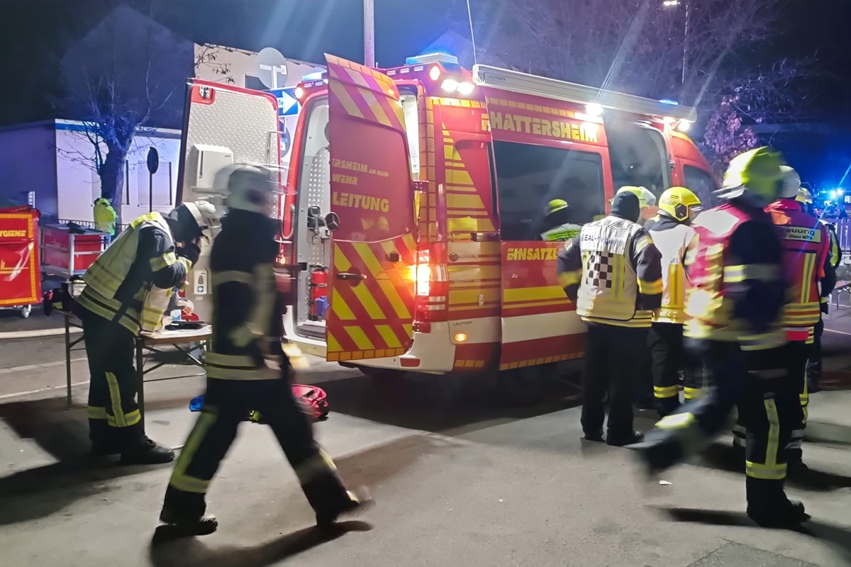 Hattersheim am Main HE – Brand von Akkus und Solarpanelen in Gewerbeobjekt