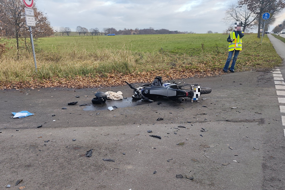 B3 Buxtehude NI – 16-jährigen Motorradfahrer bei Unfall mit Pkw verletzt