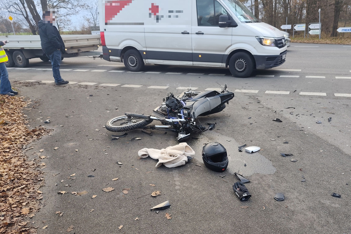 B3 Buxtehude NI – 16-jährigen Motorradfahrer bei Unfall mit Pkw verletzt