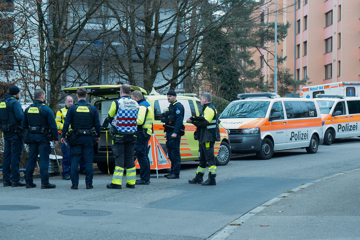 Zürich – Bewohner und Hund aus brennender Wohnung gerettet