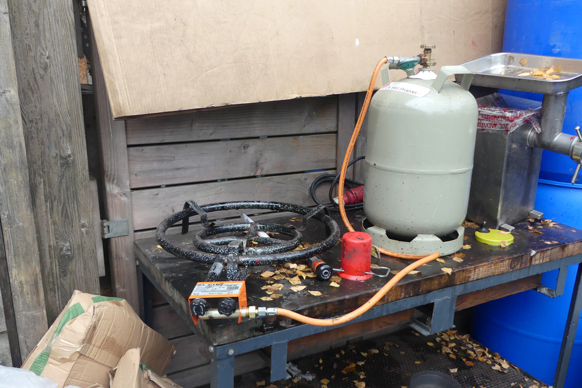 Nordrhein-Westfalen – Zoll hebt illegale Shisha-Tabak-Produktion aus