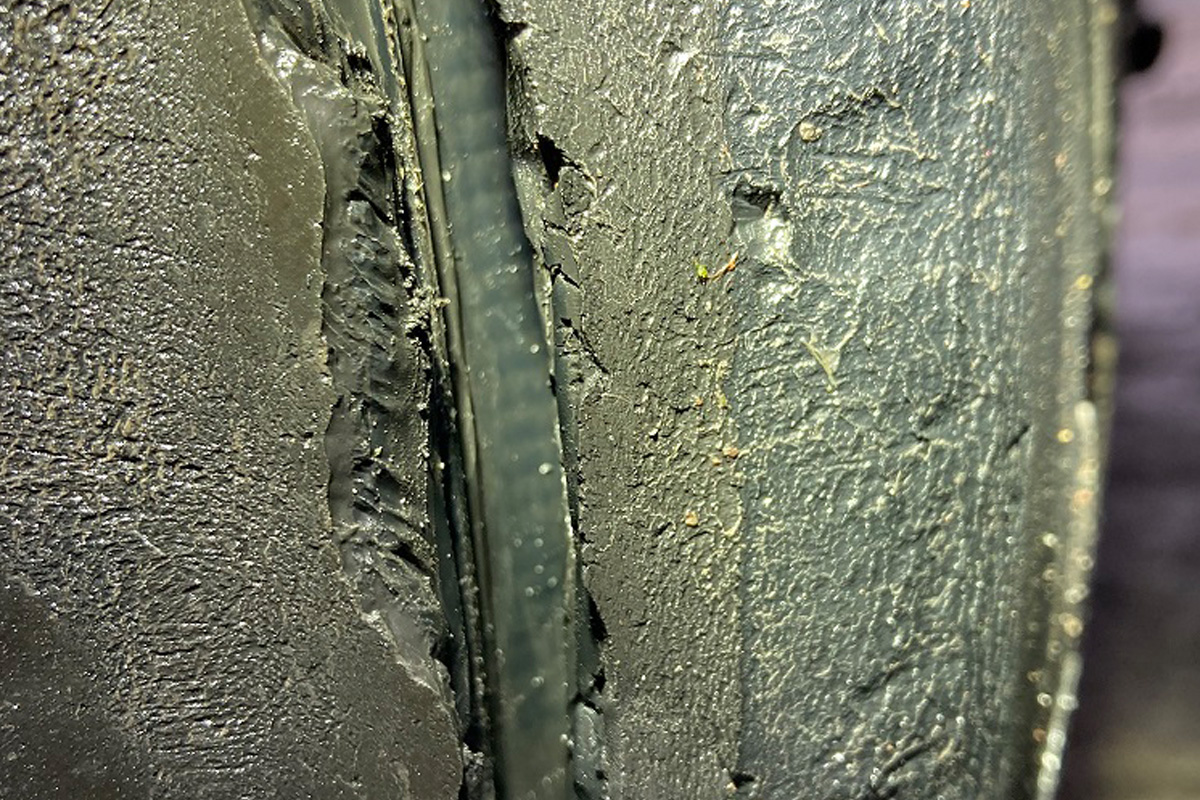 Marburg HE – Überladener Sattelzug und Lkw mit Reifenschaden gestoppt