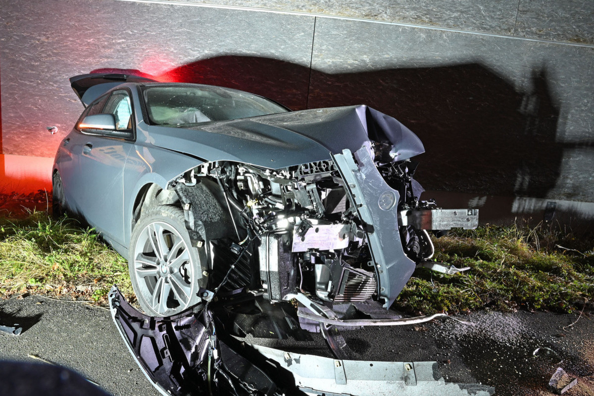 Ebikon LU – 18-Jähriger verursacht Selbstunfall