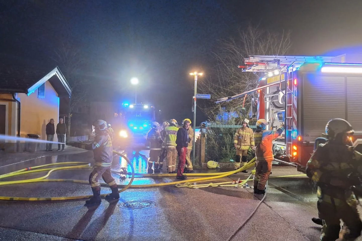 Lamprechtshausen S – Brand einer Gartenhütte