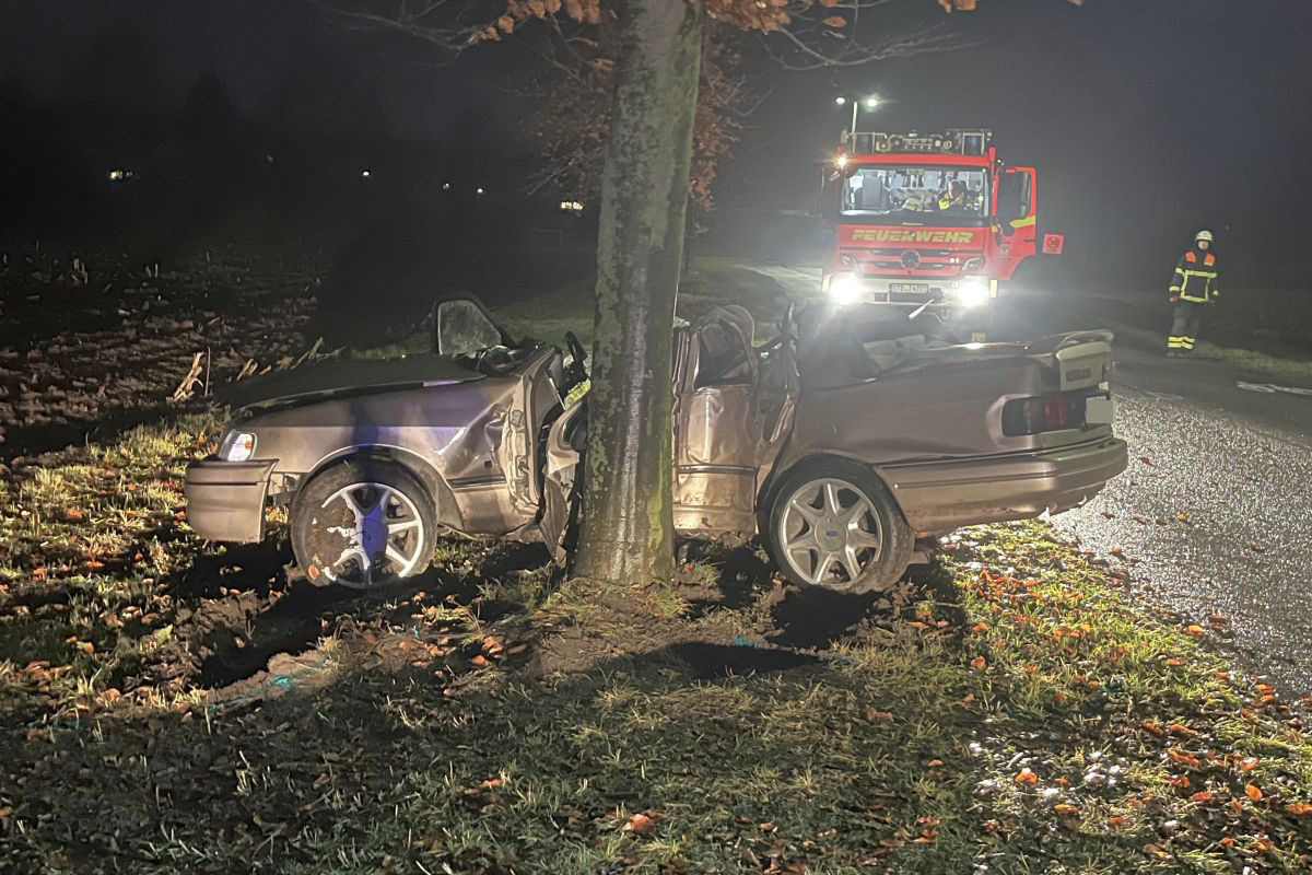 Stade NI – Zwei 21-Jährige bei Unfall lebensgefährlich verletzt