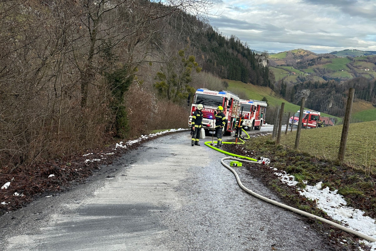 Losenstein OÖ – Auto brennt vollständig aus