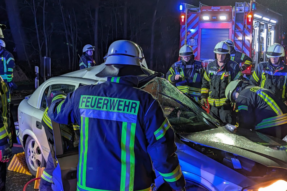 Neuenkirchen – Autofahrerin stirbt bei Unfall auf nasser Straße