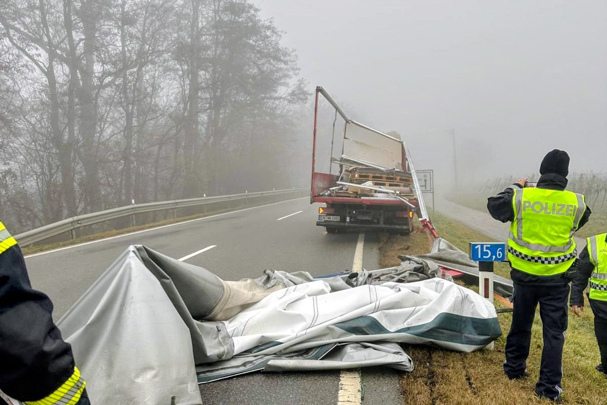 Rafing – Zwei Verletzte bei Unfall zwischen Traktor und Lkw