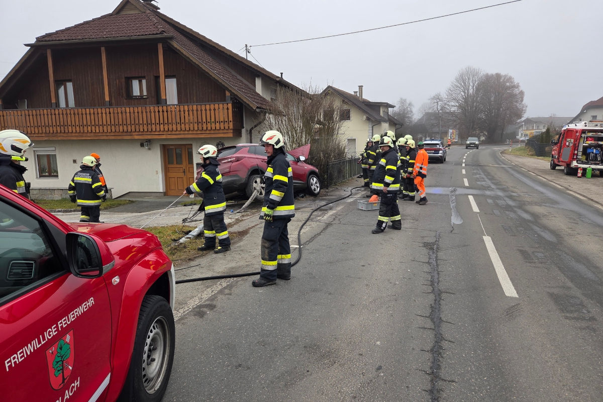Unfall bei Kirschentheuer – Lenker wollte Handy aufheben