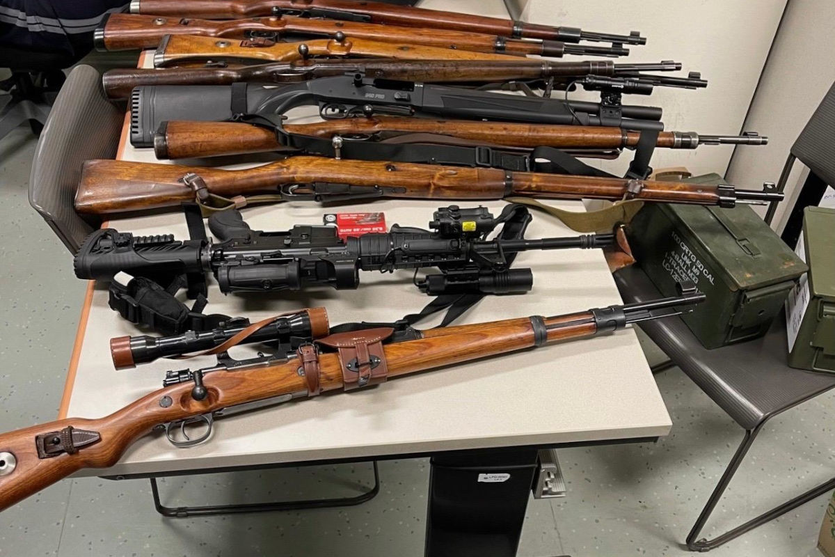 Wien – Waffenarsenal und NS-Devotionalien gefunden