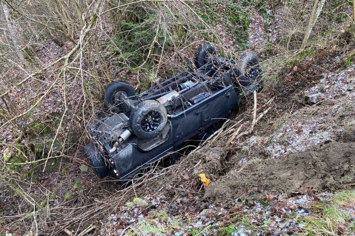 Unterägeri ZG – Auto überschlägt sich bei Unfall