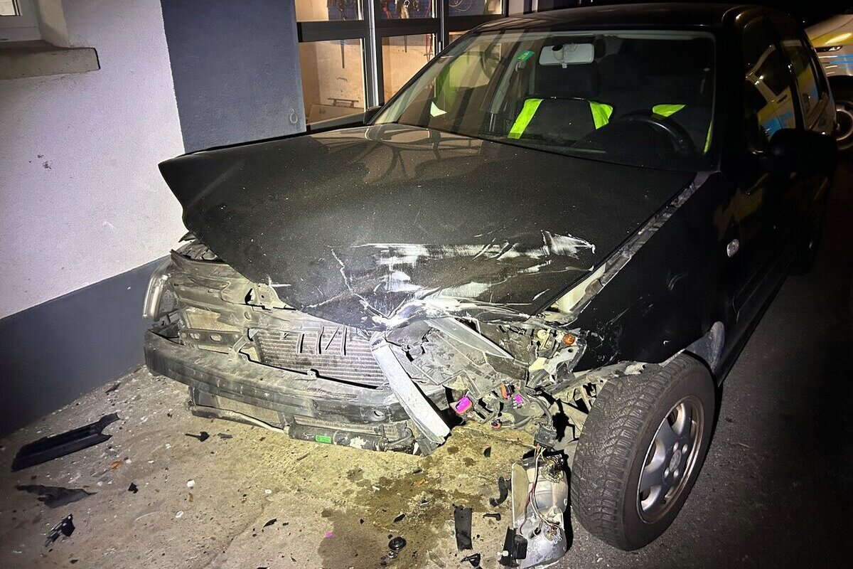 Bözen AG – 17-Jähriger verursacht Unfall mit gestohlenem Auto