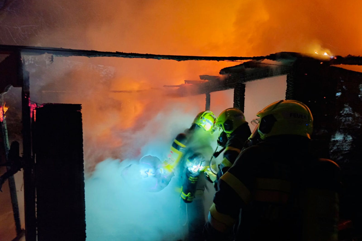 Hart bei Graz – Gartenhütte bei Brand komplett zerstört