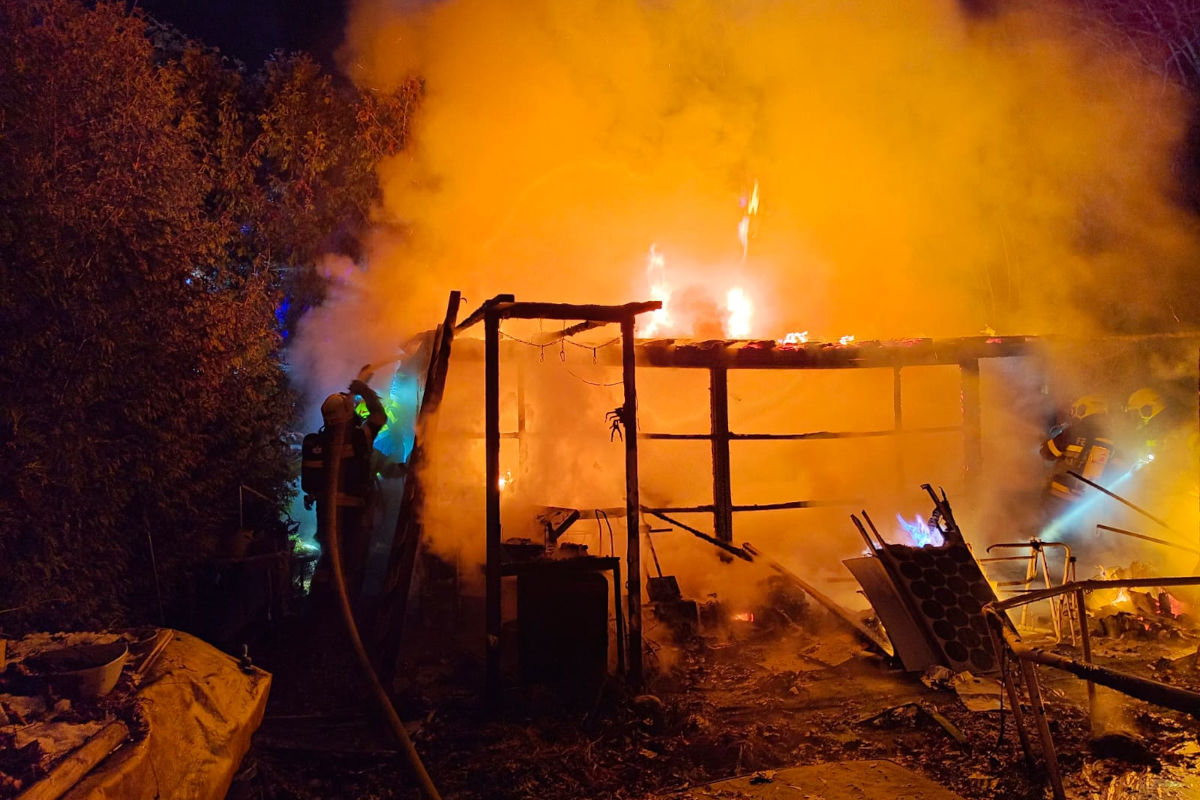 Hart bei Graz – Gartenhütte bei Brand komplett zerstört