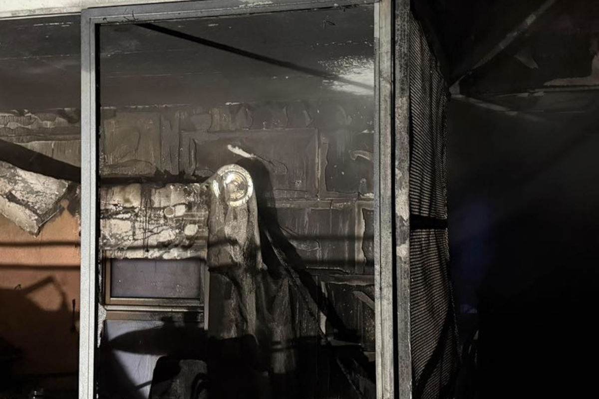 Großbrand in Mehrparteienhaus in Schwaz