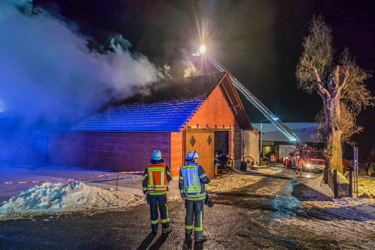 Flieden – Feuerwehrmann stirbt bei Brandeinsatz