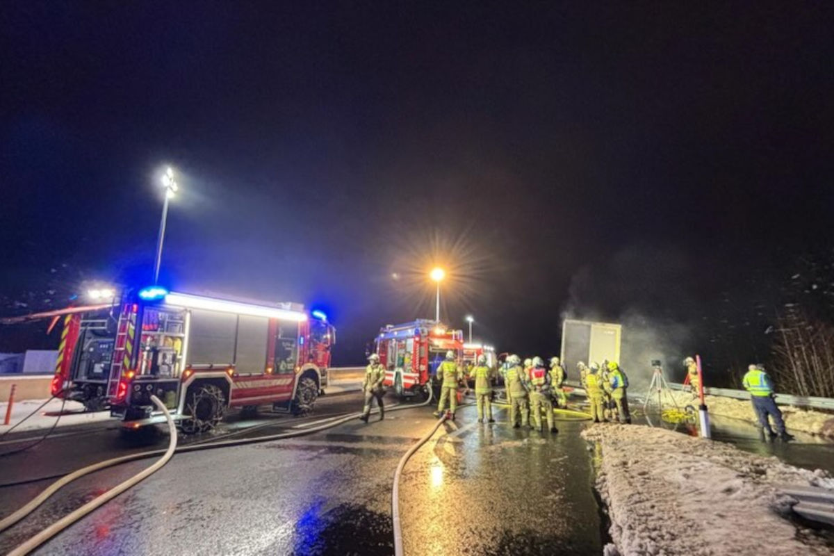 Werfen – Lkw auf der Tauernautobahn in Brand geraten