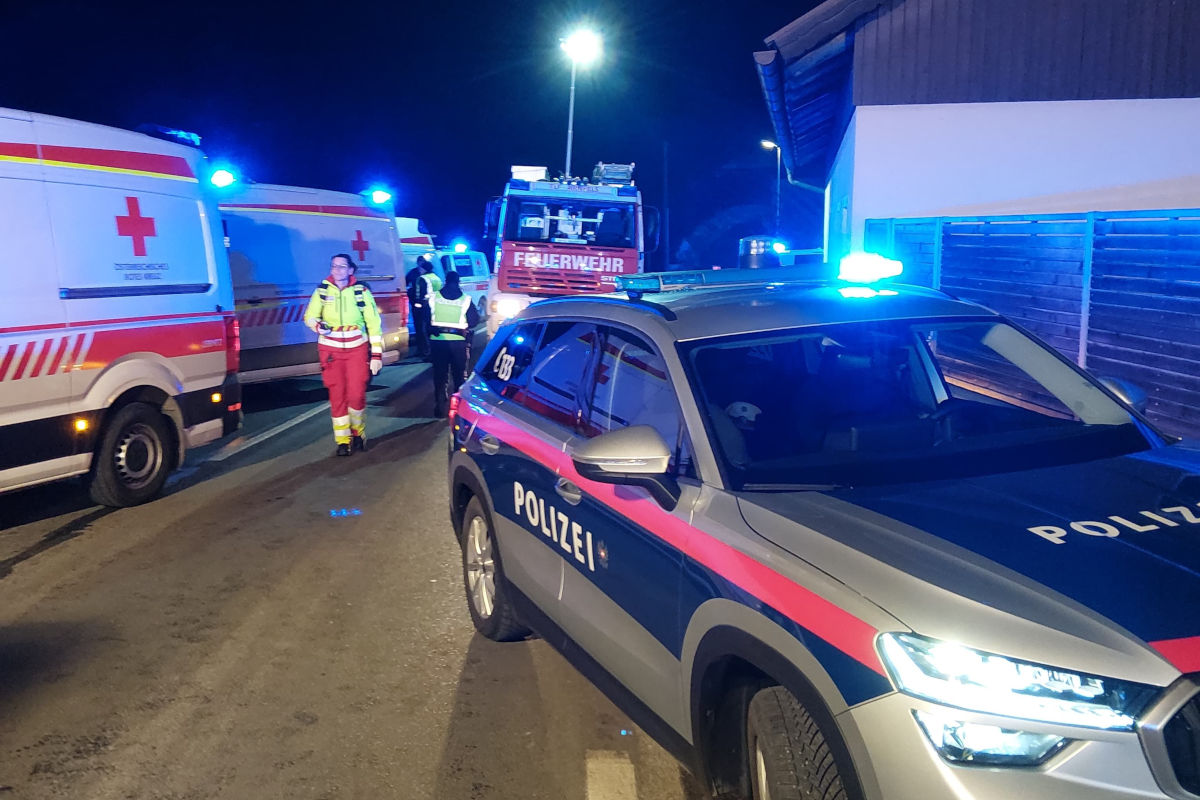 Arnfels – Sechs verletzte Personen bei schwerem Unfall