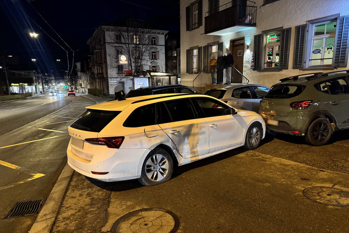 Beschädigtes Auto 42-Jährigen