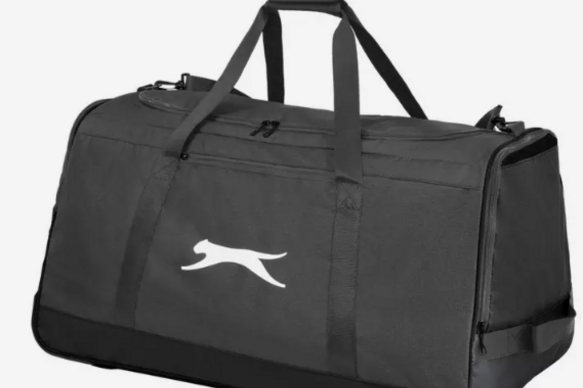 Bankraub in Graz – Polizei veröffentlicht neue Fahndungsbilder