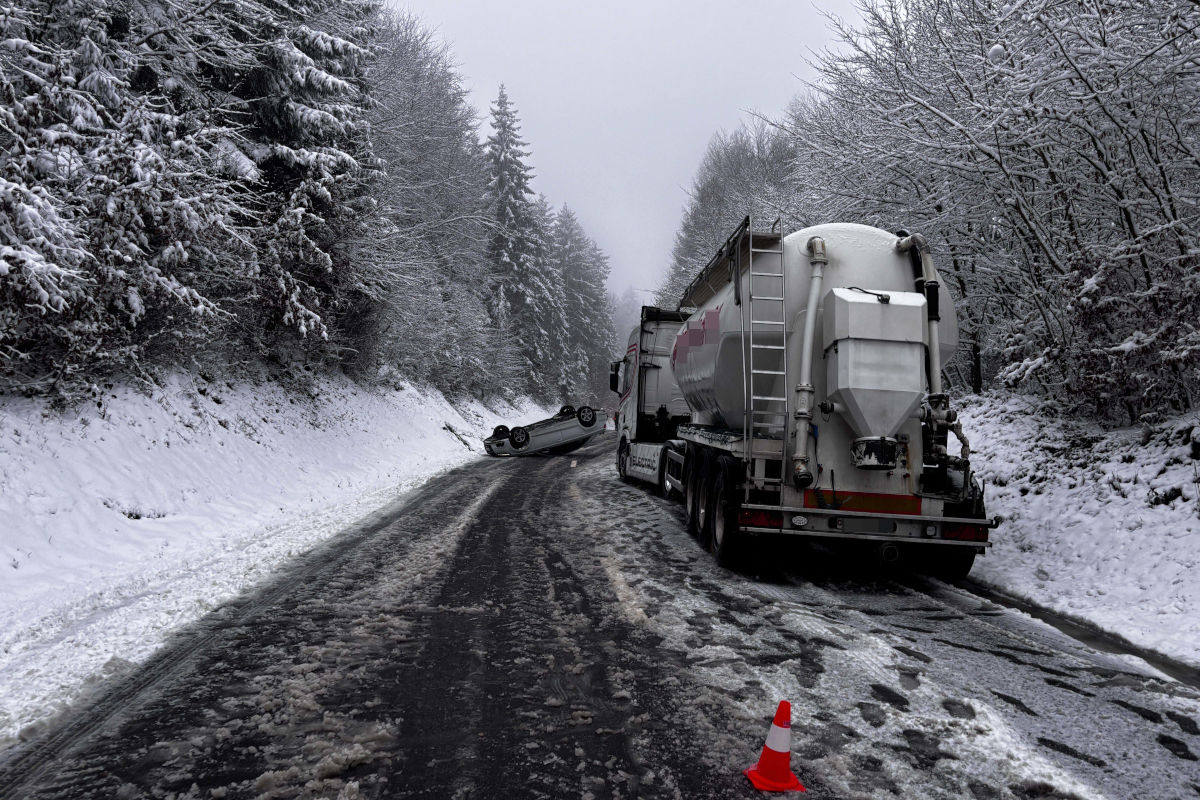 Rümikon AG – Unfall bei winterlichen Fahrverhältnissen