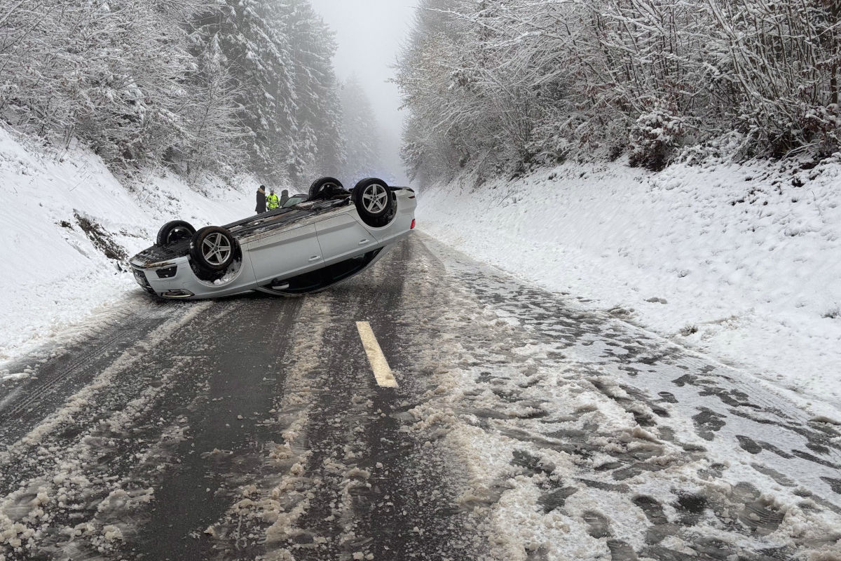 Rümikon AG – Unfall bei winterlichen Fahrverhältnissen