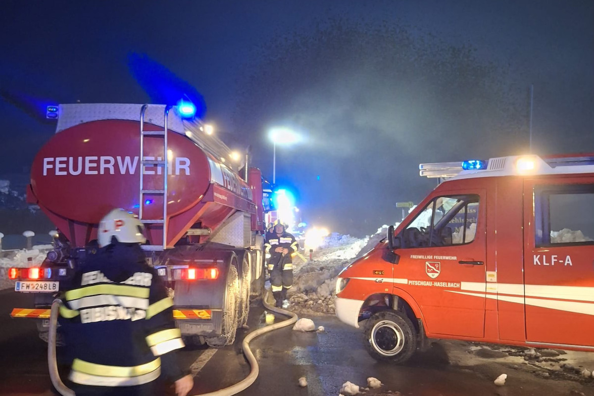 Eibiswald – Pferde bei Brand in Wirtschaftsgebäude gerettet