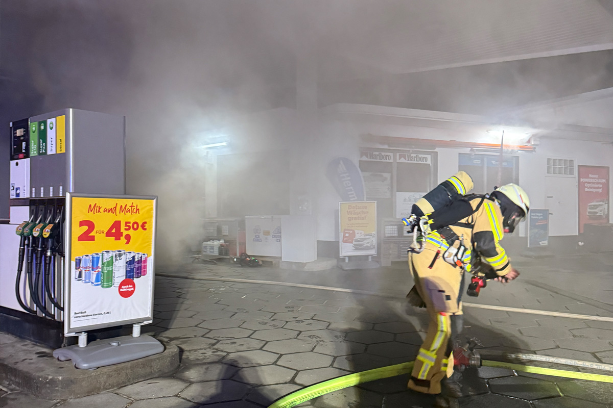Hattingen – Brand in Tankstellengebäude
